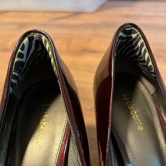 Liz Claiborne Red Patent Pumps - Picture 4 of 7